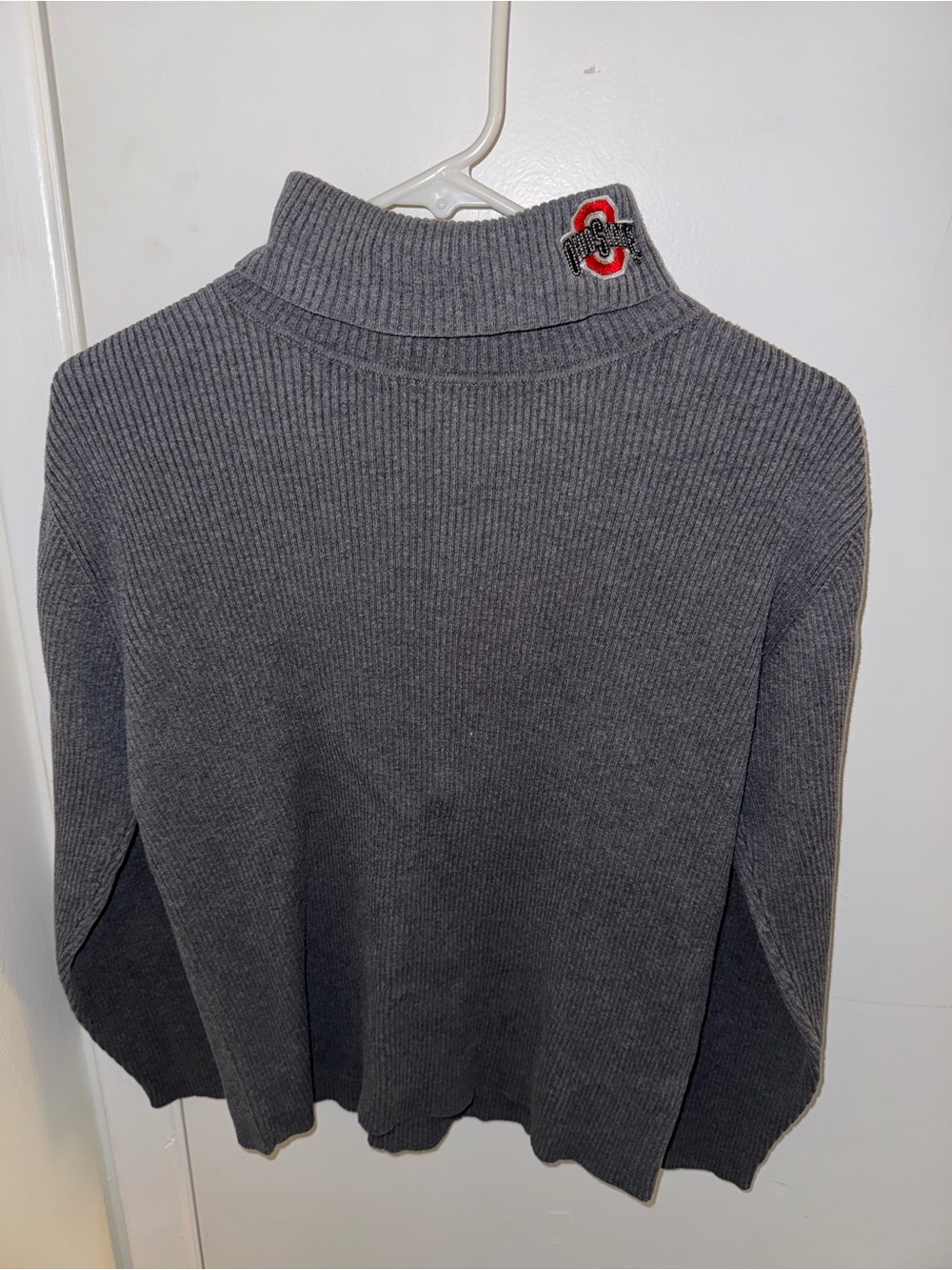 Vintage Belle Pointe Ohio State Embroidered Turtleneck Sweater